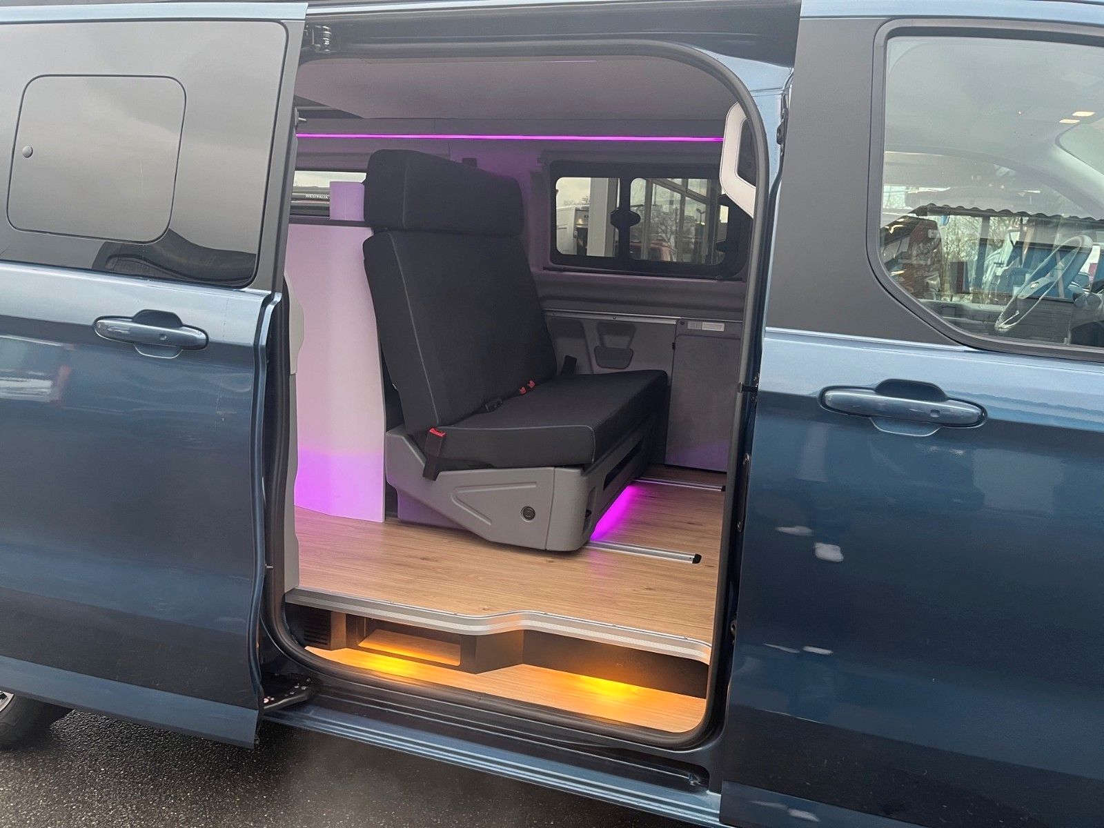 Fahrzeugabbildung Ford Nugget Plus Titanium 0,99% Finanzierung!!!