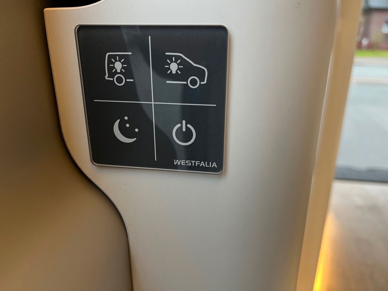 Fahrzeugabbildung Ford Nugget Plus Titanium 0,99% Finanzierung!!!