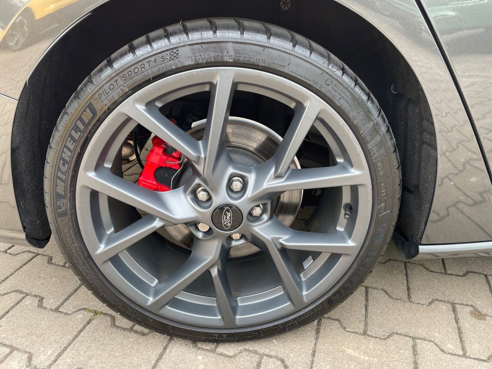 Fahrzeugabbildung Ford Focus Turnier 2.3 EcoBoost ST X+Matrix-LED+ACC+.