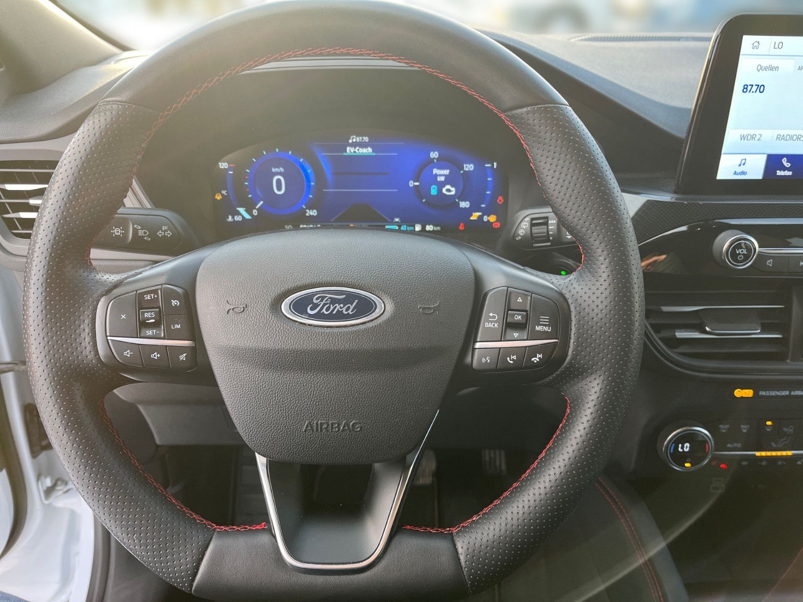 Fahrzeugabbildung Ford Kuga PHEV ST-Line X*B&O*Winter-Paket*Garantie*