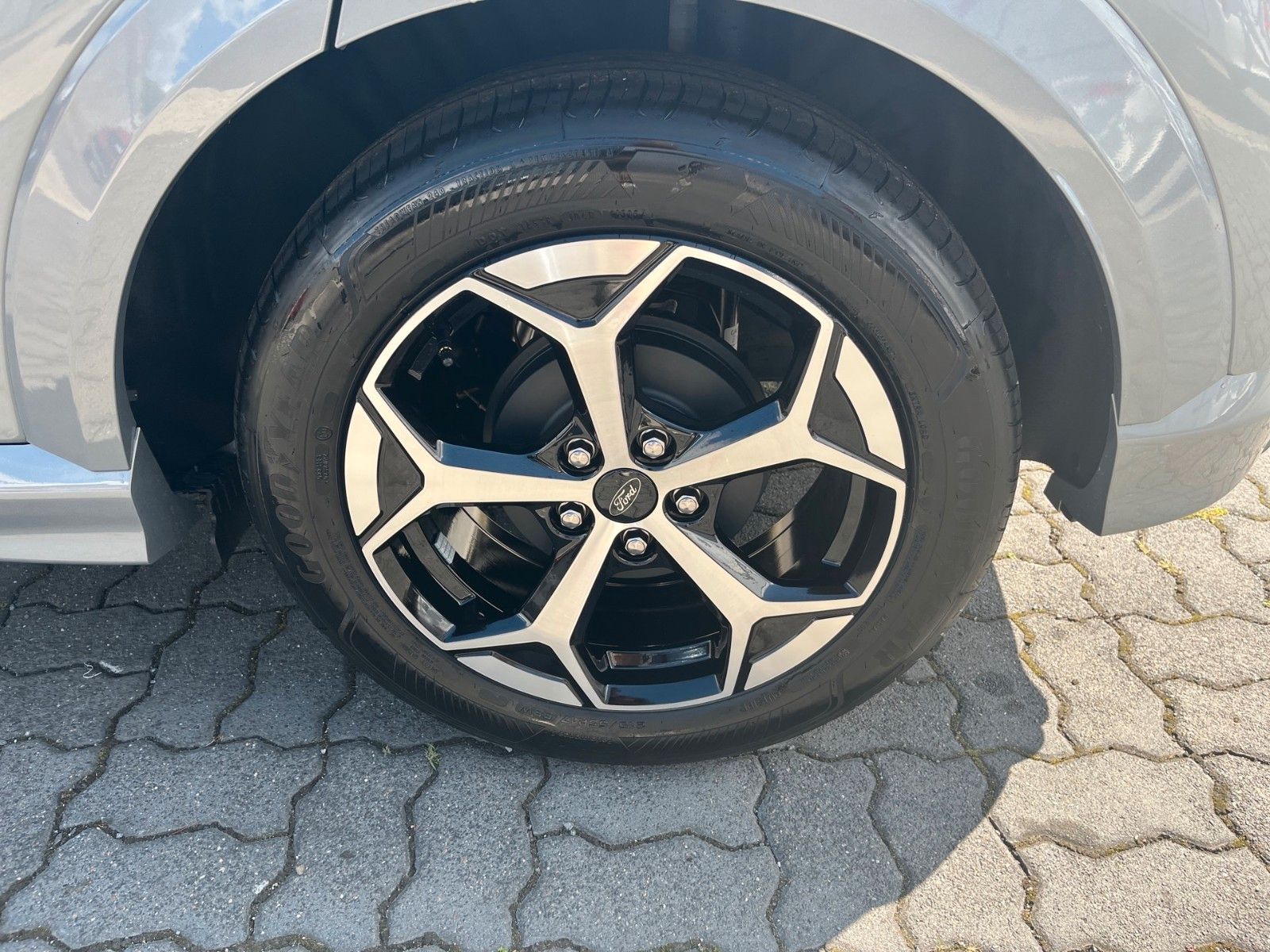 Fahrzeugabbildung Ford Puma 1.0 EcoBoost ST-Line+Panoramadach+LED+360°-