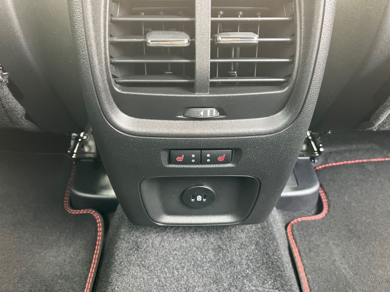 Fahrzeugabbildung Ford Kuga Plug-In Hybrid ST-Line X+Matrix-LED+el.AHK+