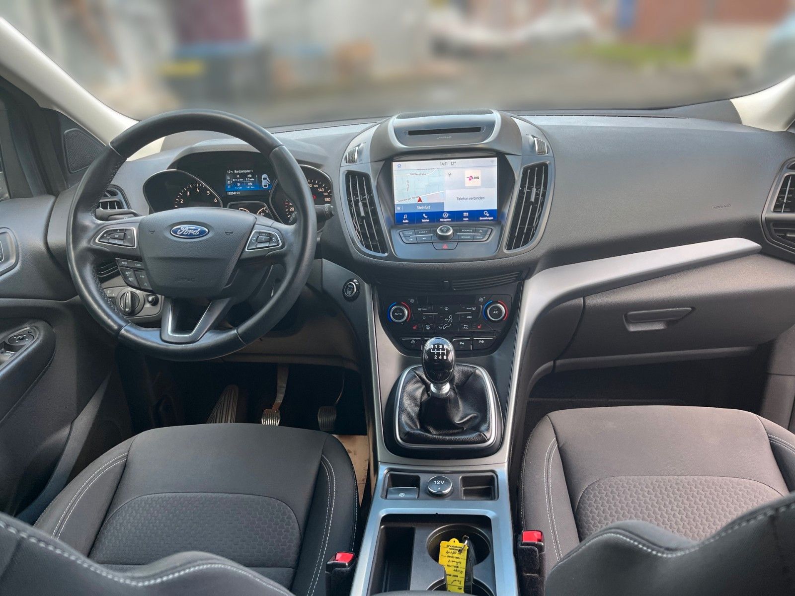 Fahrzeugabbildung Ford Kuga 1.5 EcoBoost Cool&Connect+Navi+Park-Assist.