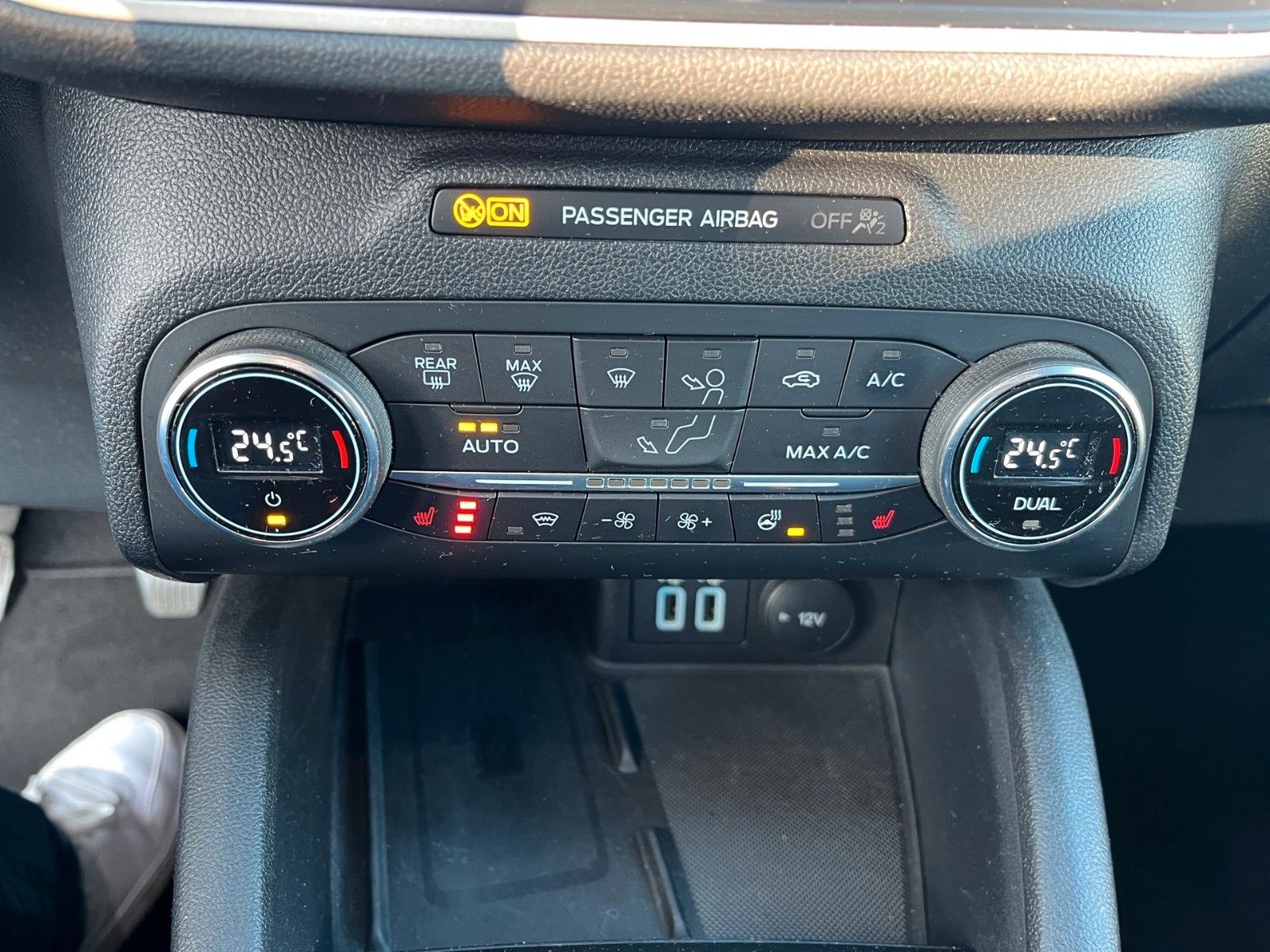 Fahrzeugabbildung Ford Kuga 1.5 EcoBoost Cool & Connect+Navi+DAB+...