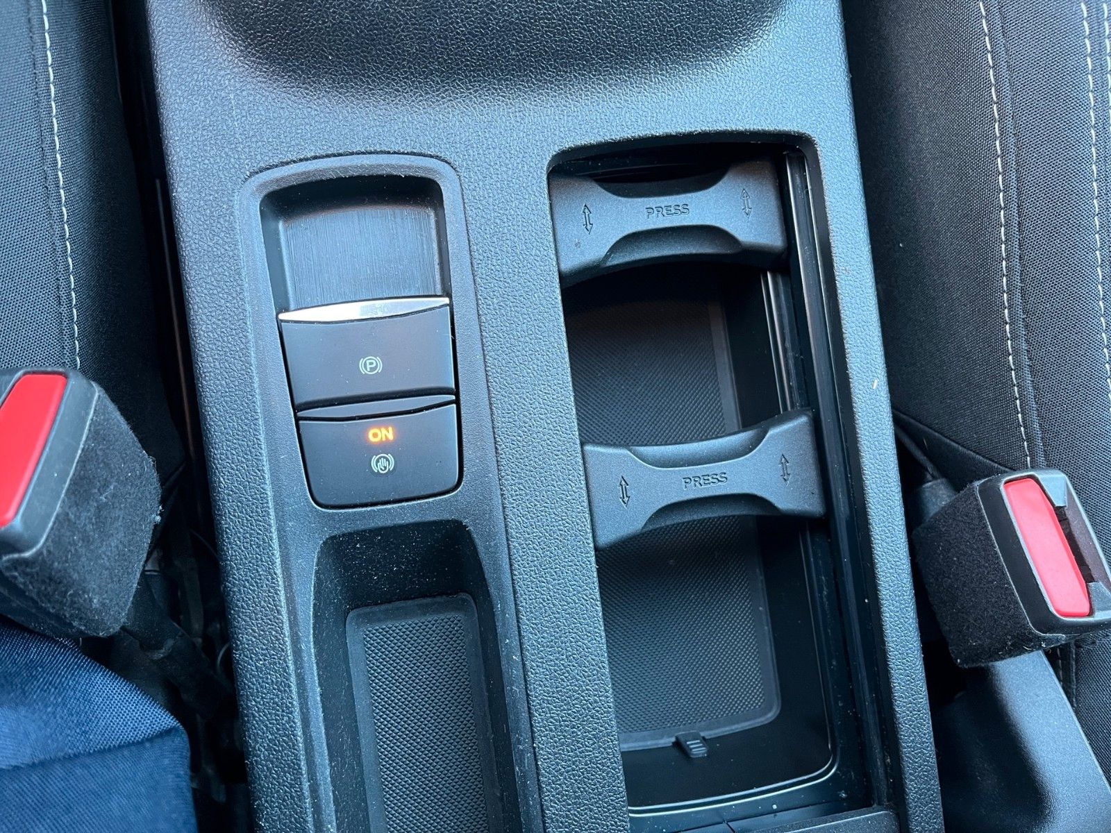 Fahrzeugabbildung Ford Kuga 1.5 EcoBoost Cool & Connect+Navi+DAB+...