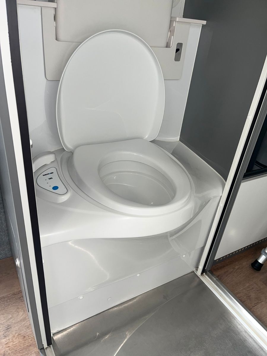 Fahrzeugabbildung Ford MATIST Family XL