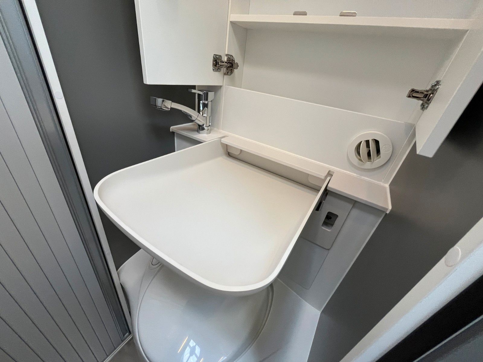 Fahrzeugabbildung Ford MATIST Family XL