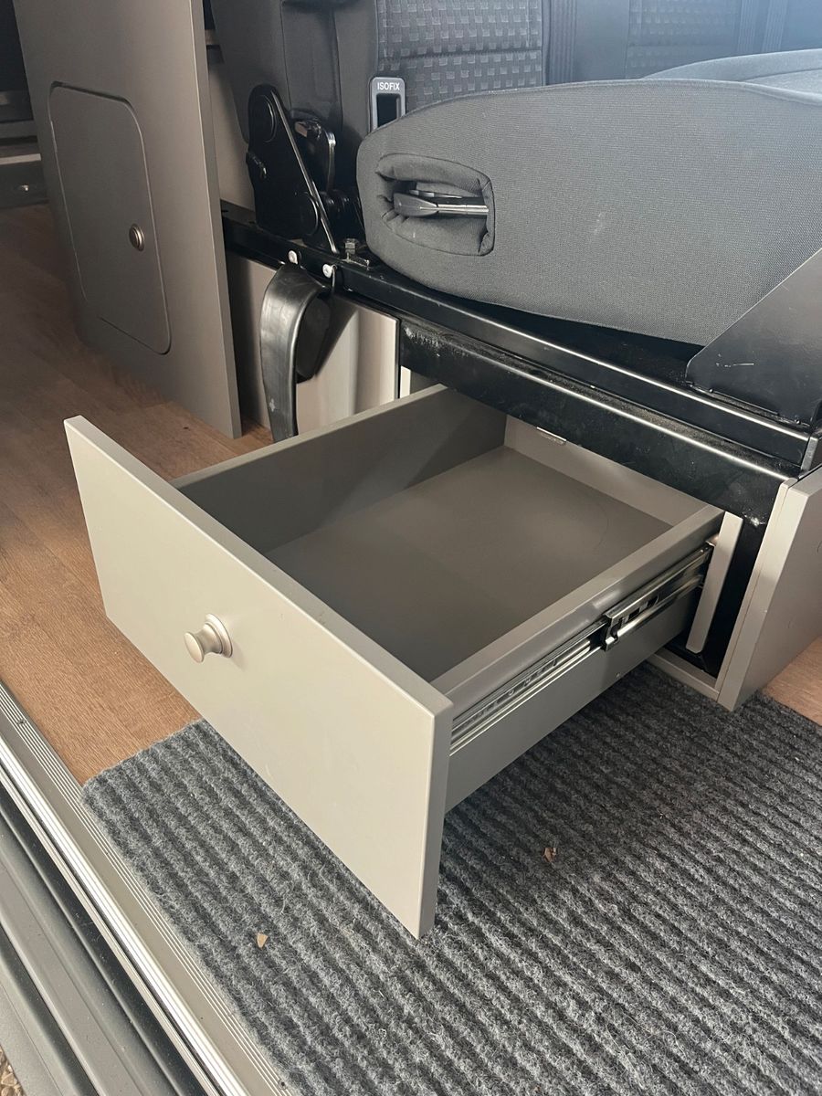 Fahrzeugabbildung Ford MATIST Family XL