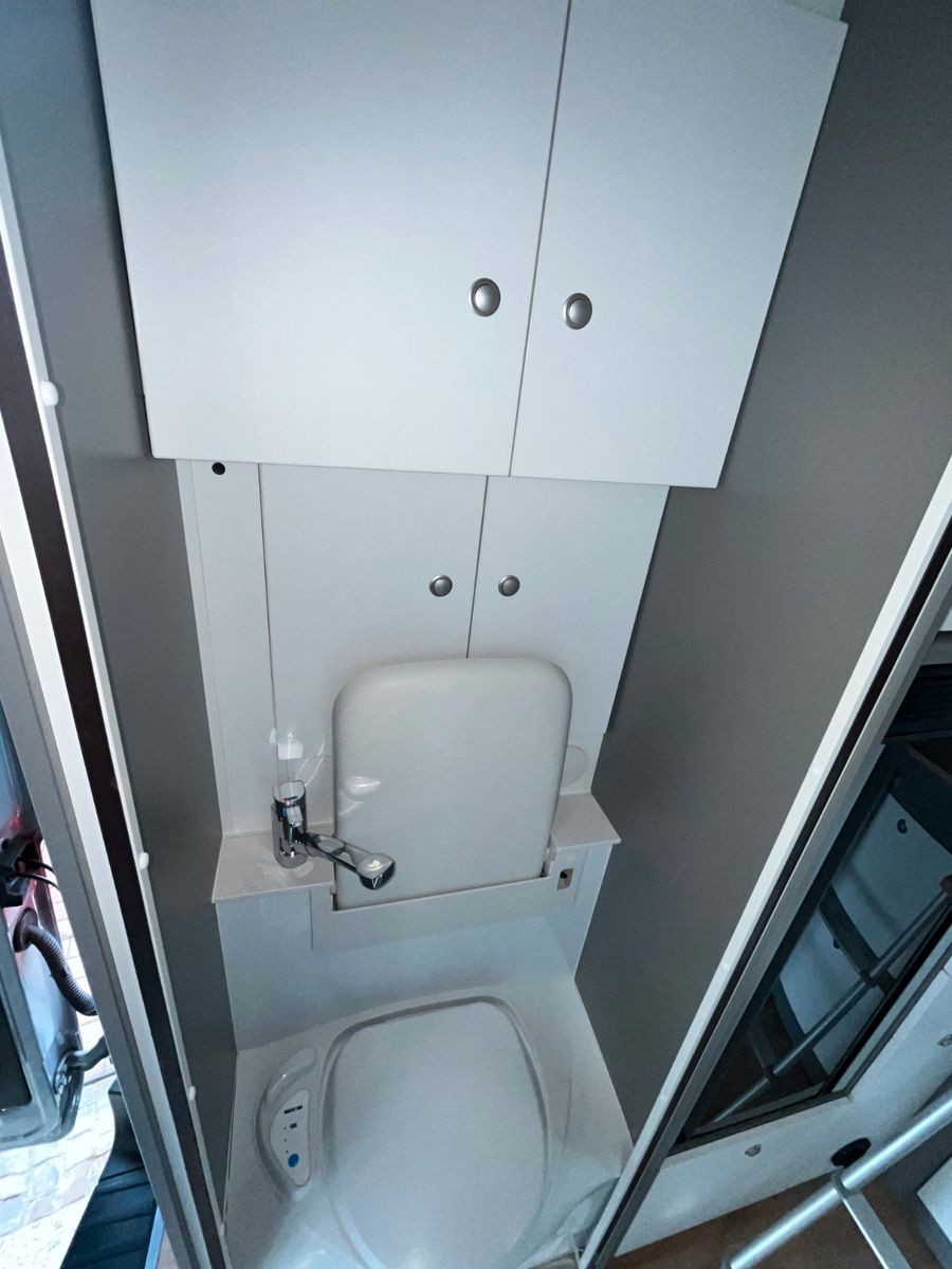 Fahrzeugabbildung Ford MATIST Family XL