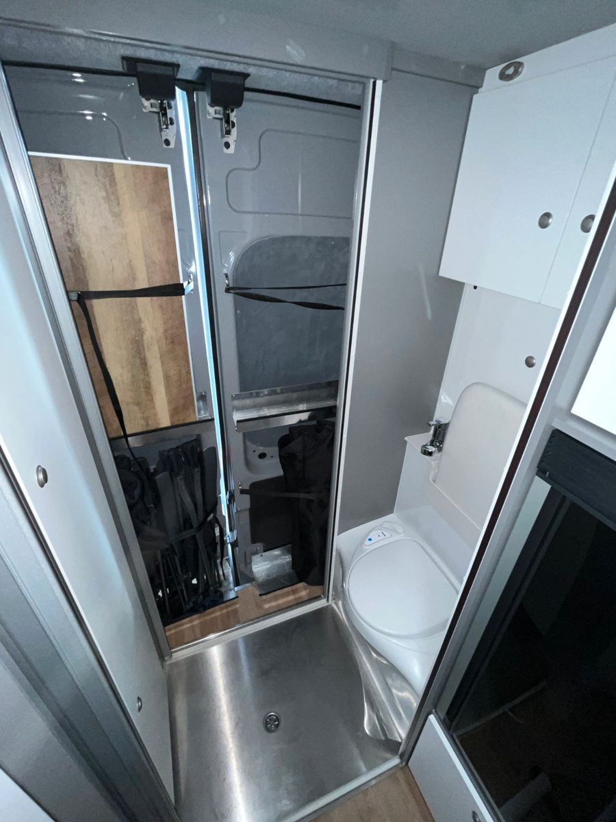 Fahrzeugabbildung Ford MATIST Family XL