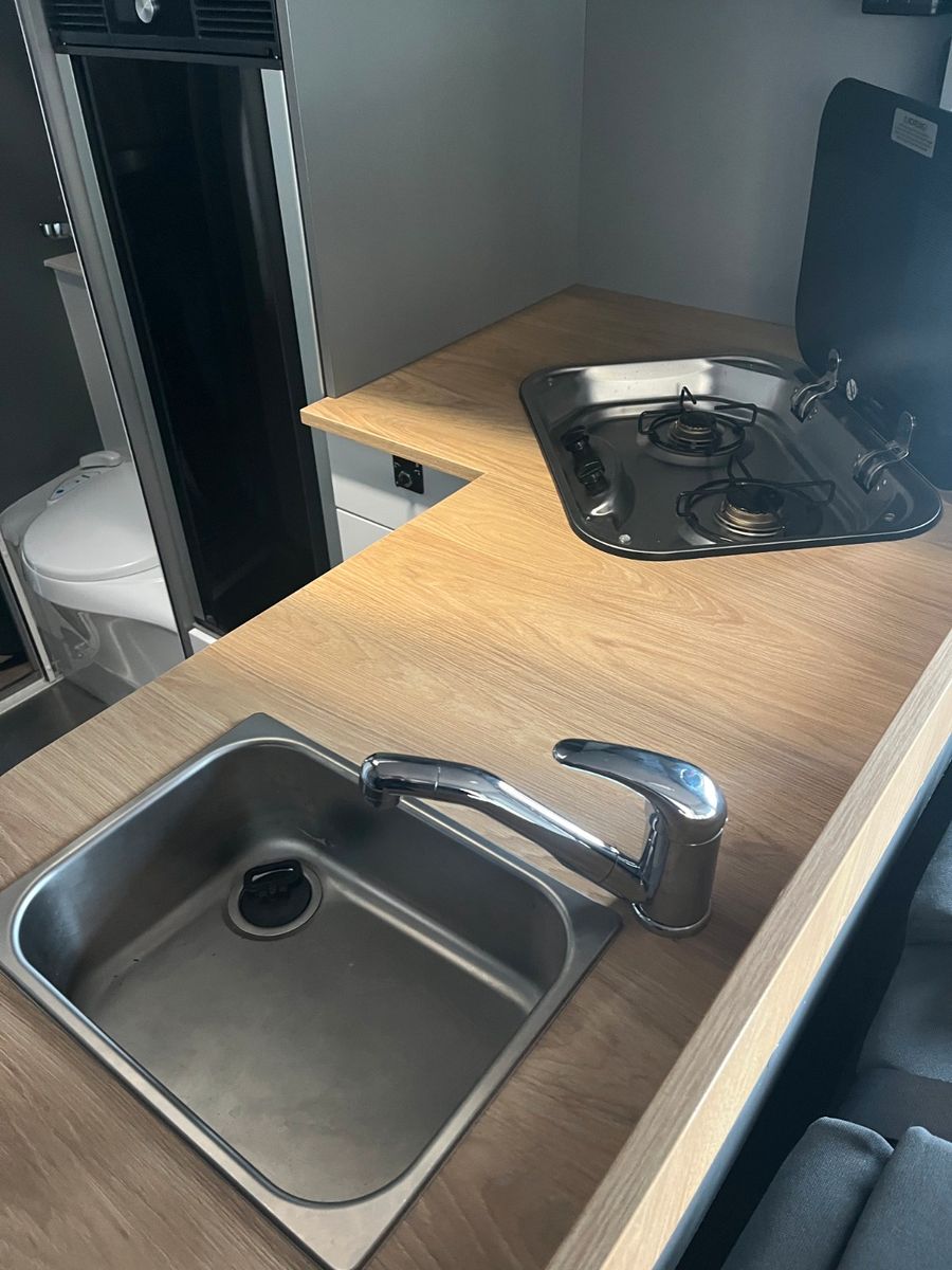 Fahrzeugabbildung Ford MATIST Family XL