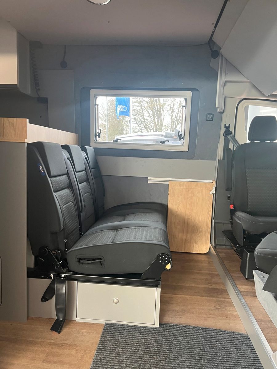 Fahrzeugabbildung Ford MATIST Family XL