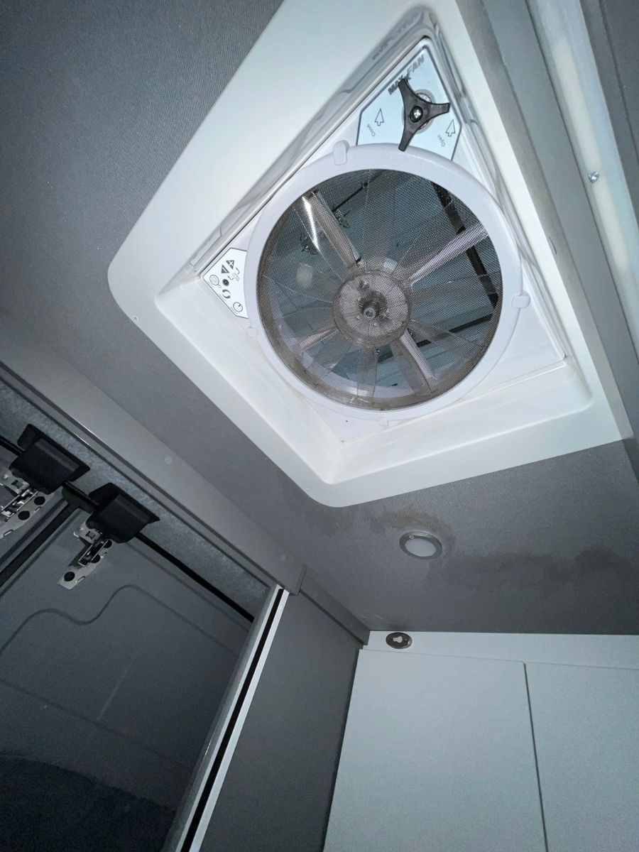 Fahrzeugabbildung Ford MATIST Family XL