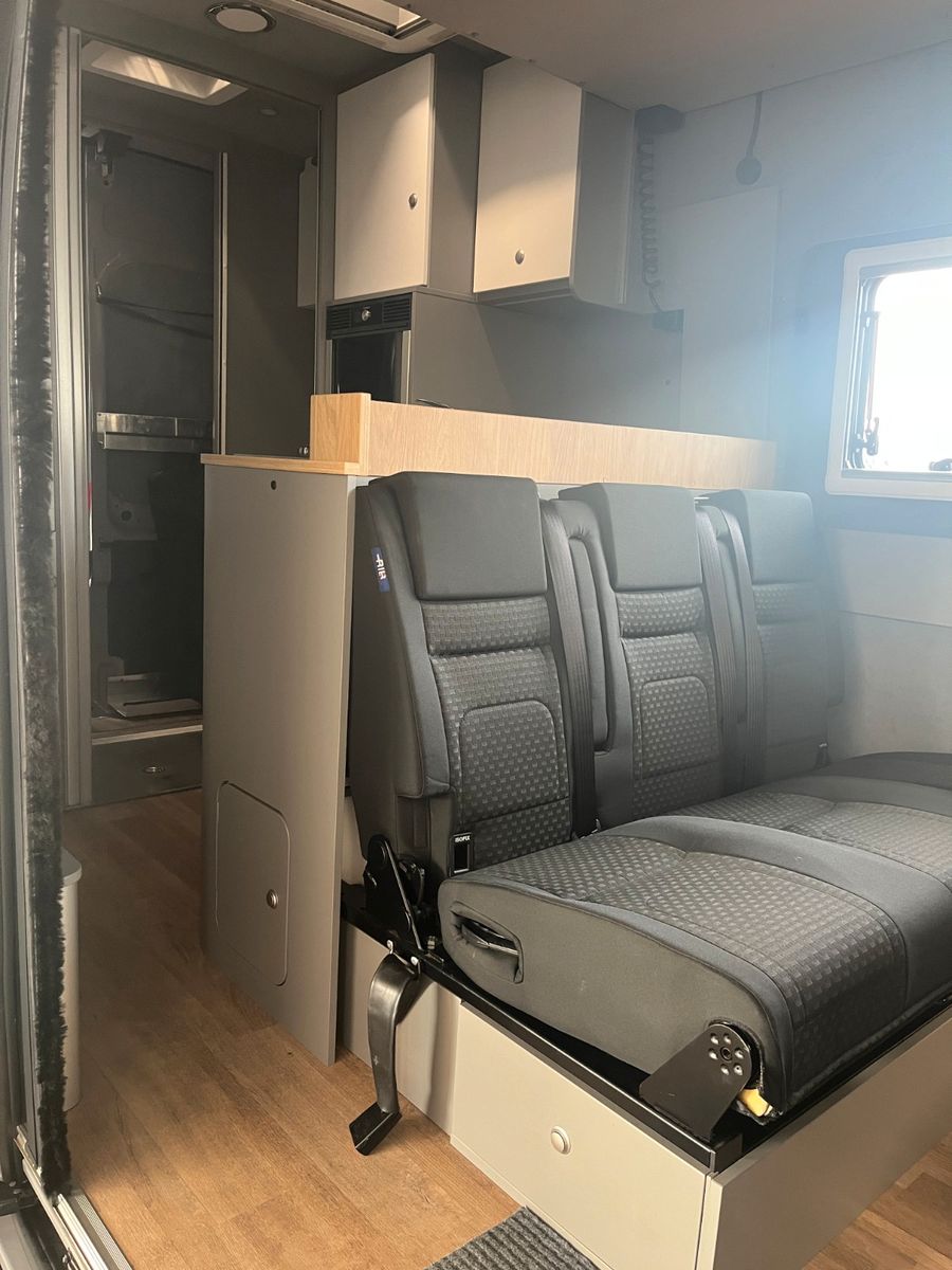 Fahrzeugabbildung Ford MATIST Family XL