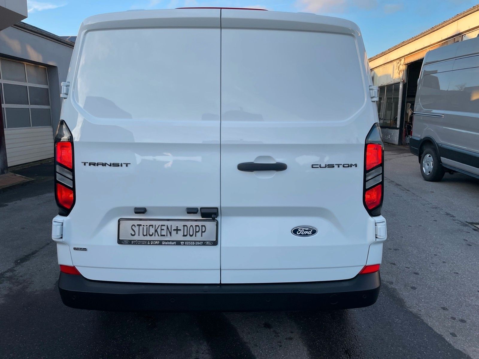 Fahrzeugabbildung Ford Transit Custom Trend L1 PHEV 0% Finanzierung