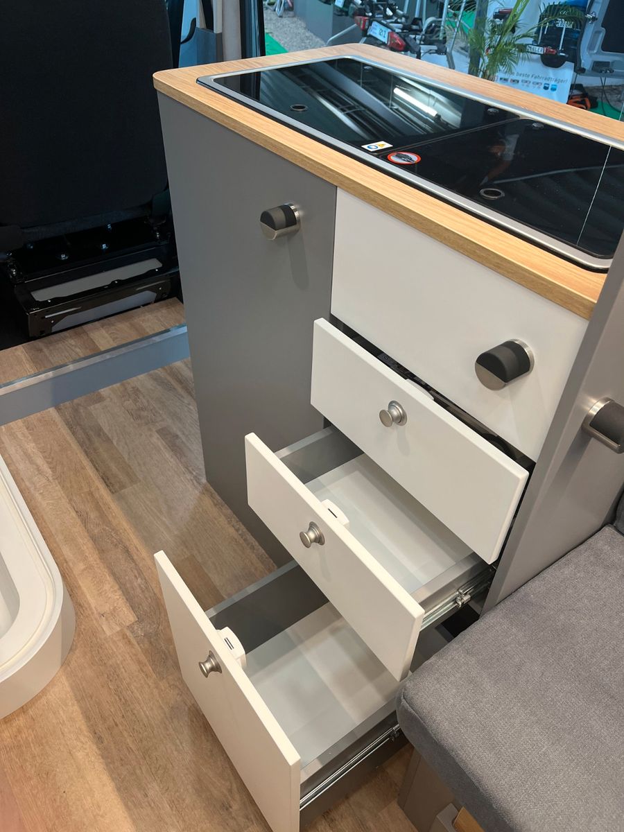 Fahrzeugabbildung Ford MATIST L