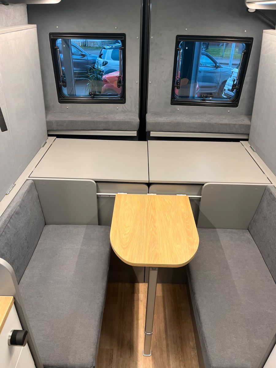 Fahrzeugabbildung Ford MATIST L