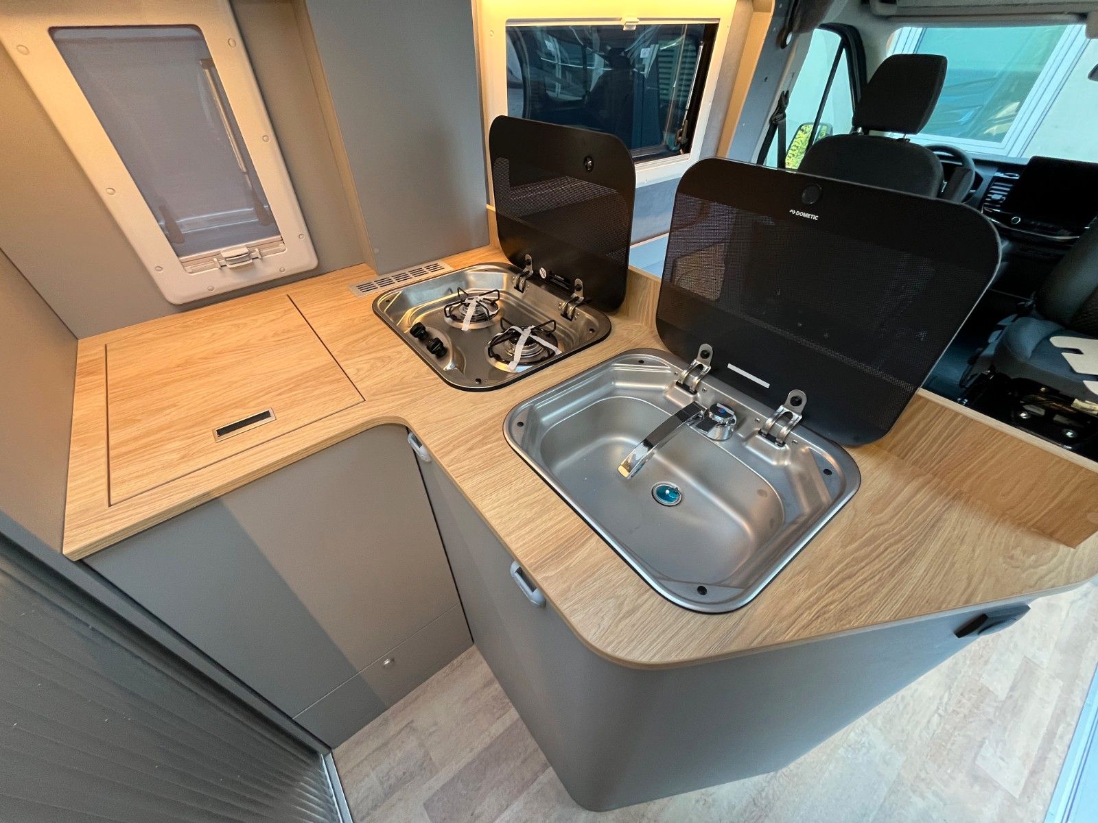 Fahrzeugabbildung Ford MATIST Family L