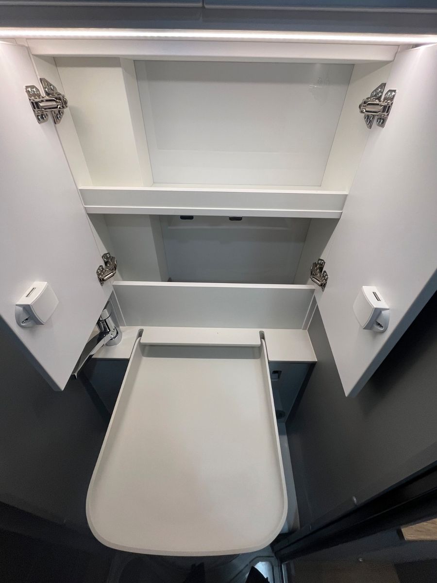 Fahrzeugabbildung Ford MATIST Family L