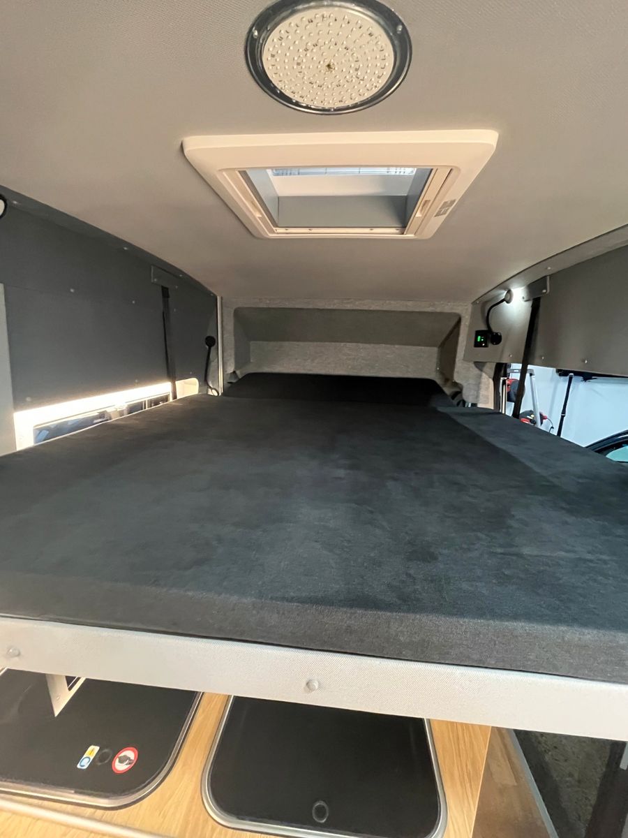 Fahrzeugabbildung Ford MATIST Family L