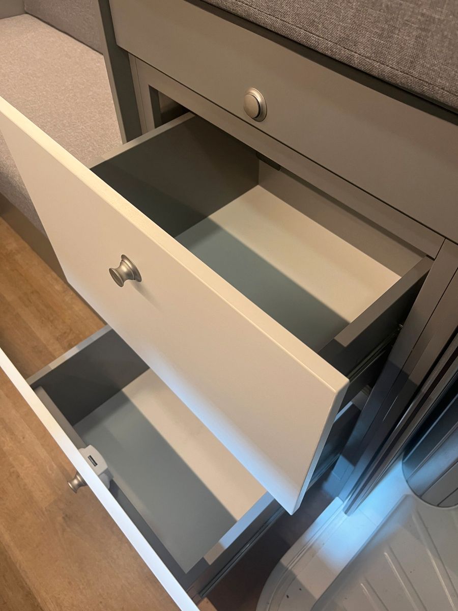 Fahrzeugabbildung Ford MATIST L