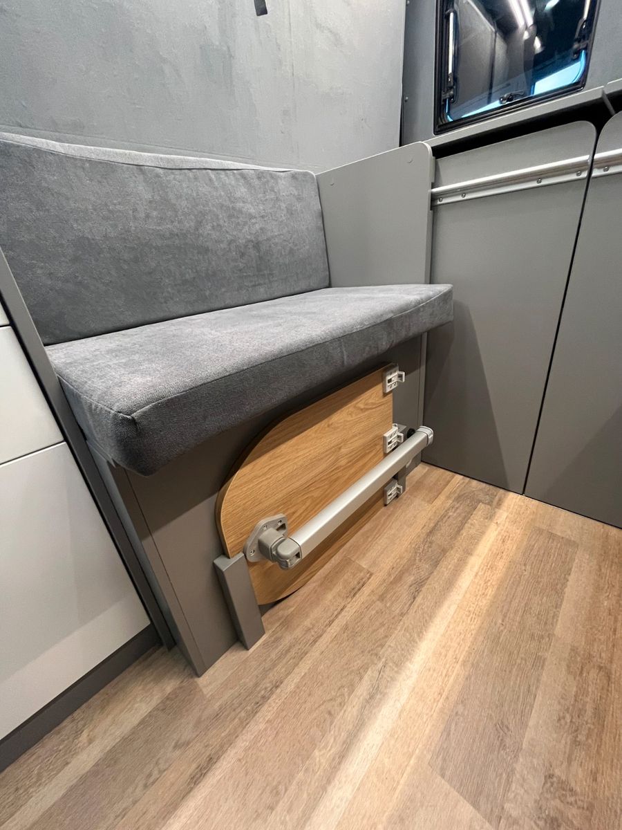 Fahrzeugabbildung Ford MATIST L