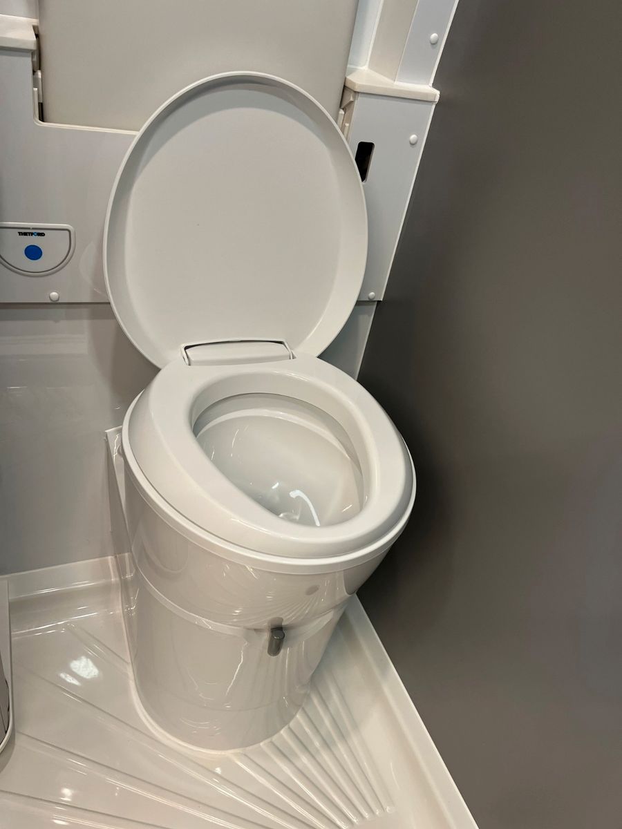 Fahrzeugabbildung Ford MATIST L