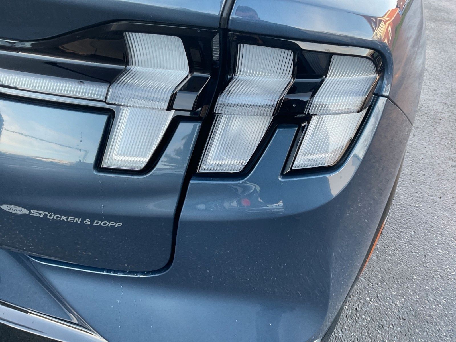 Fahrzeugabbildung Ford Mustang MACH-E AWD+Matrix-LED+B&O+ACC+...