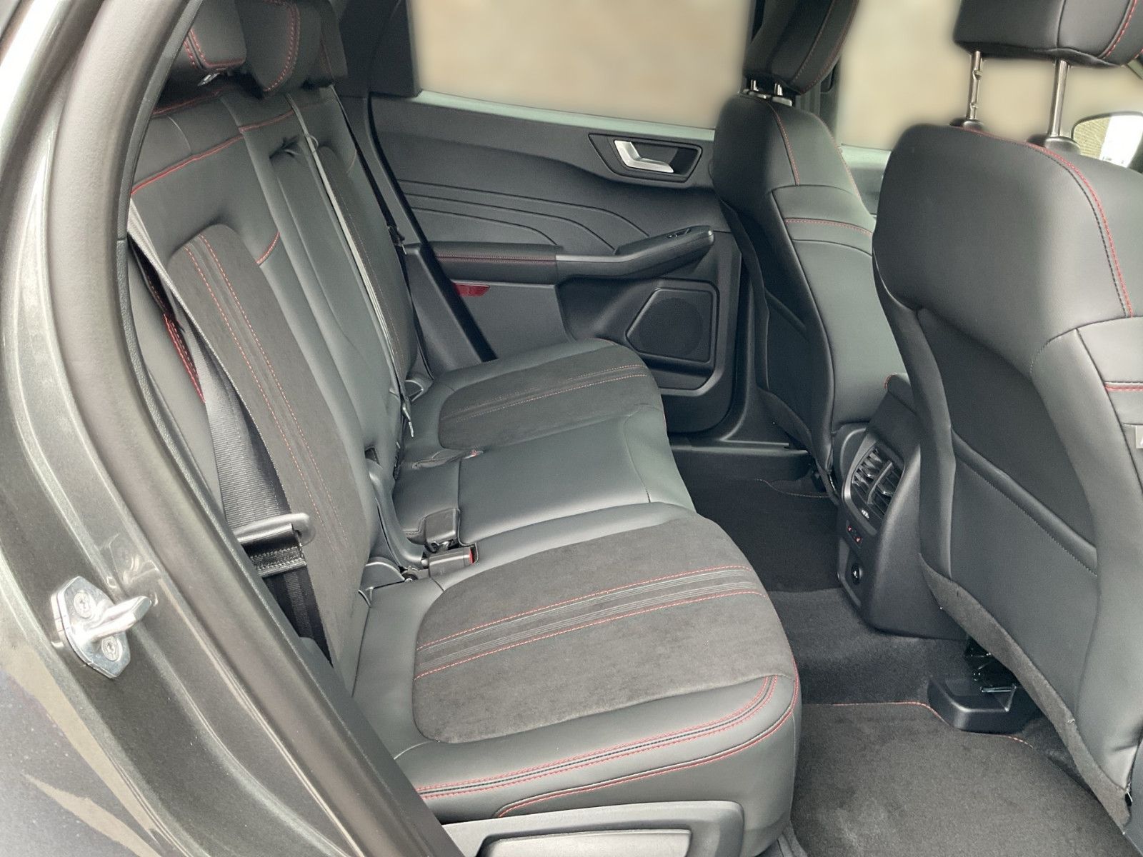 Fahrzeugabbildung Ford Kuga PHEV ST-Line X+ACC+el.AHK+LED+B&O+...