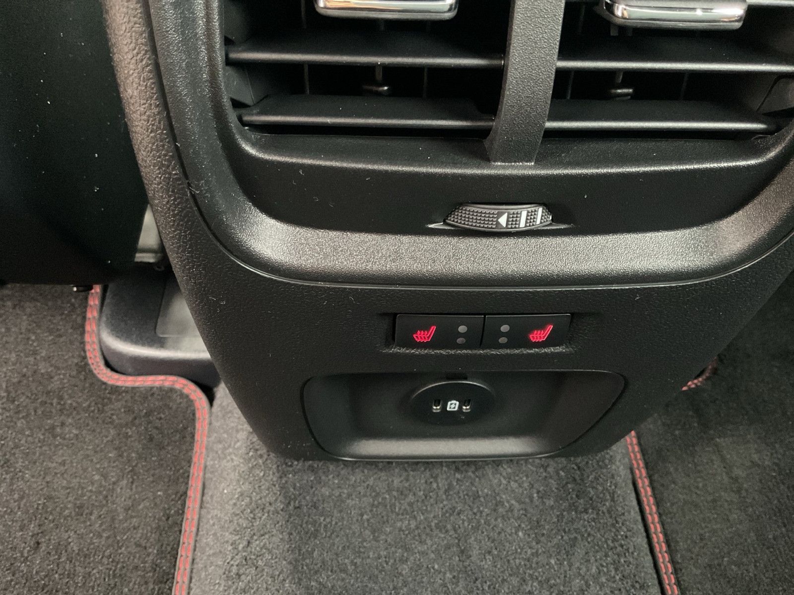 Fahrzeugabbildung Ford Kuga PHEV ST-Line X+ACC+el.AHK+LED+B&O+...