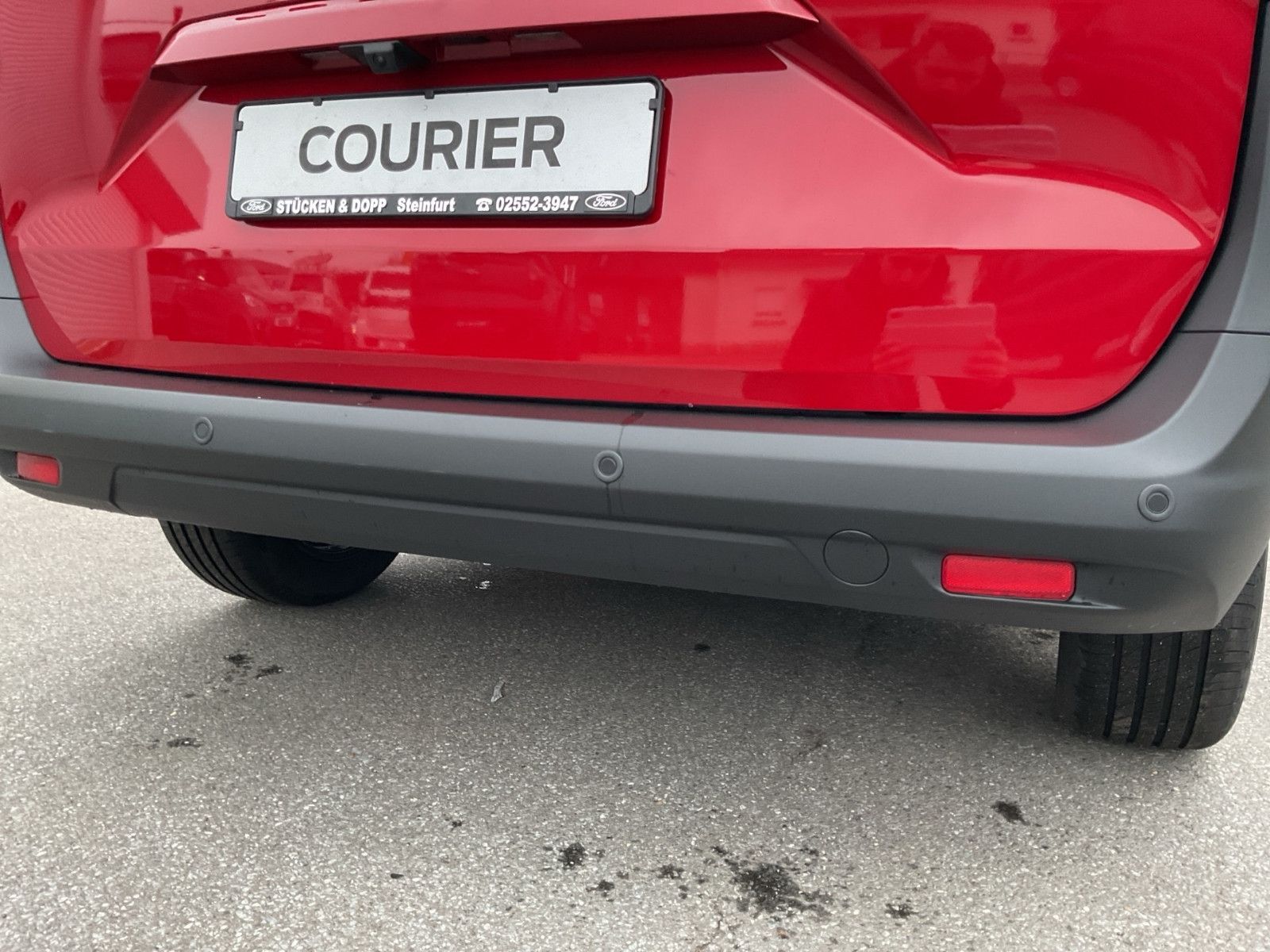 Fahrzeugabbildung Ford Torneo Courier 1.0 EcoBoost Titanium +Kamera+ACC