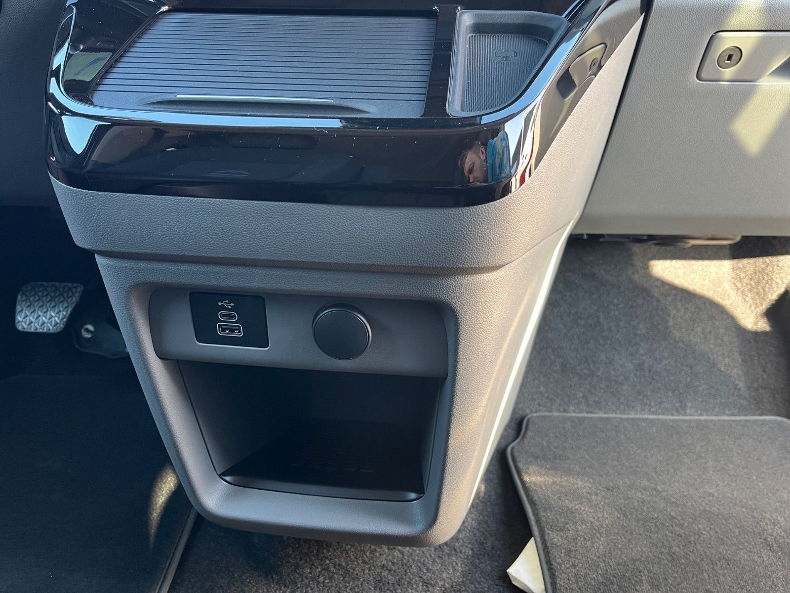 Fahrzeugabbildung Ford Nugget Active AD V710 0,99% Finanzierung!!!