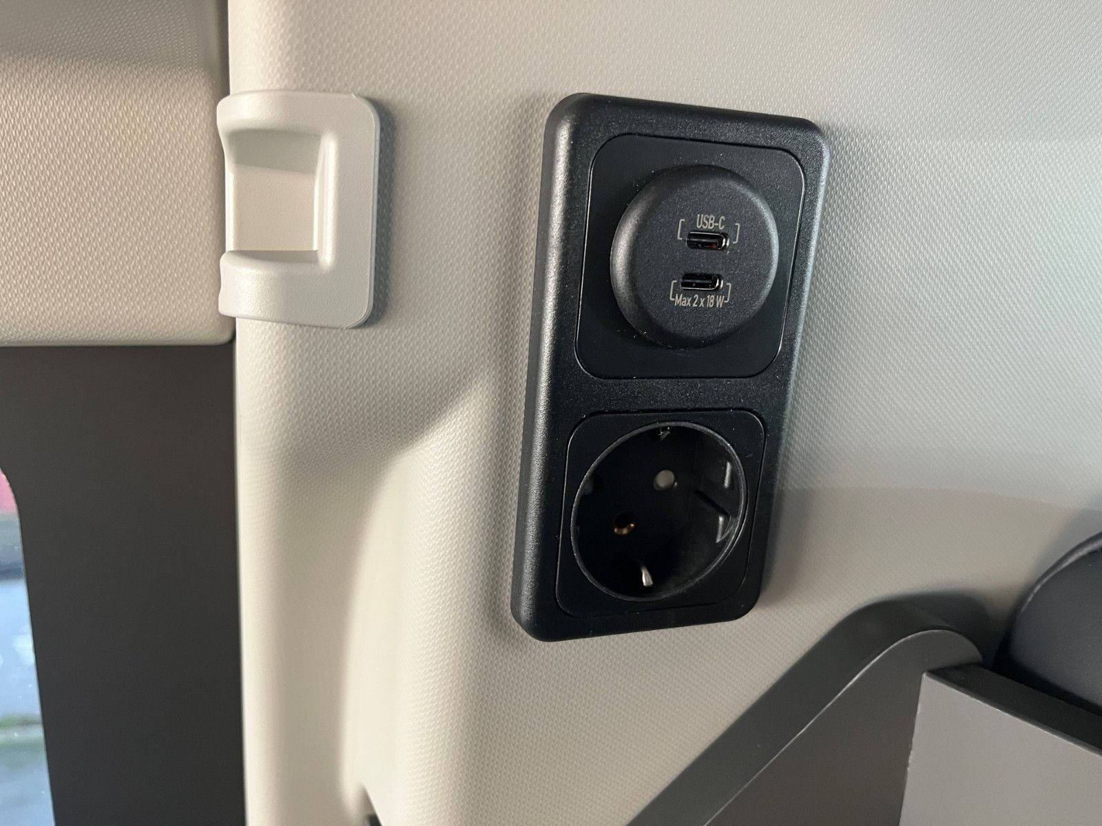 Fahrzeugabbildung Ford Nugget Active AD V710 0,99% Finanzierung!!!