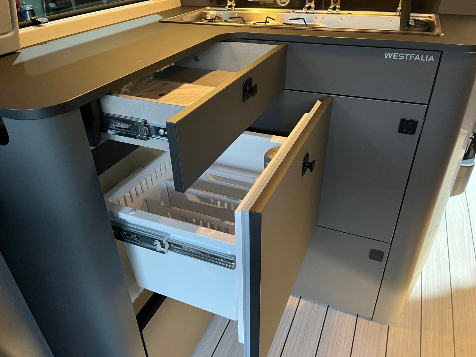 Fahrzeugabbildung Ford Nugget Active AD V710 0,99% Finanzierung!!!