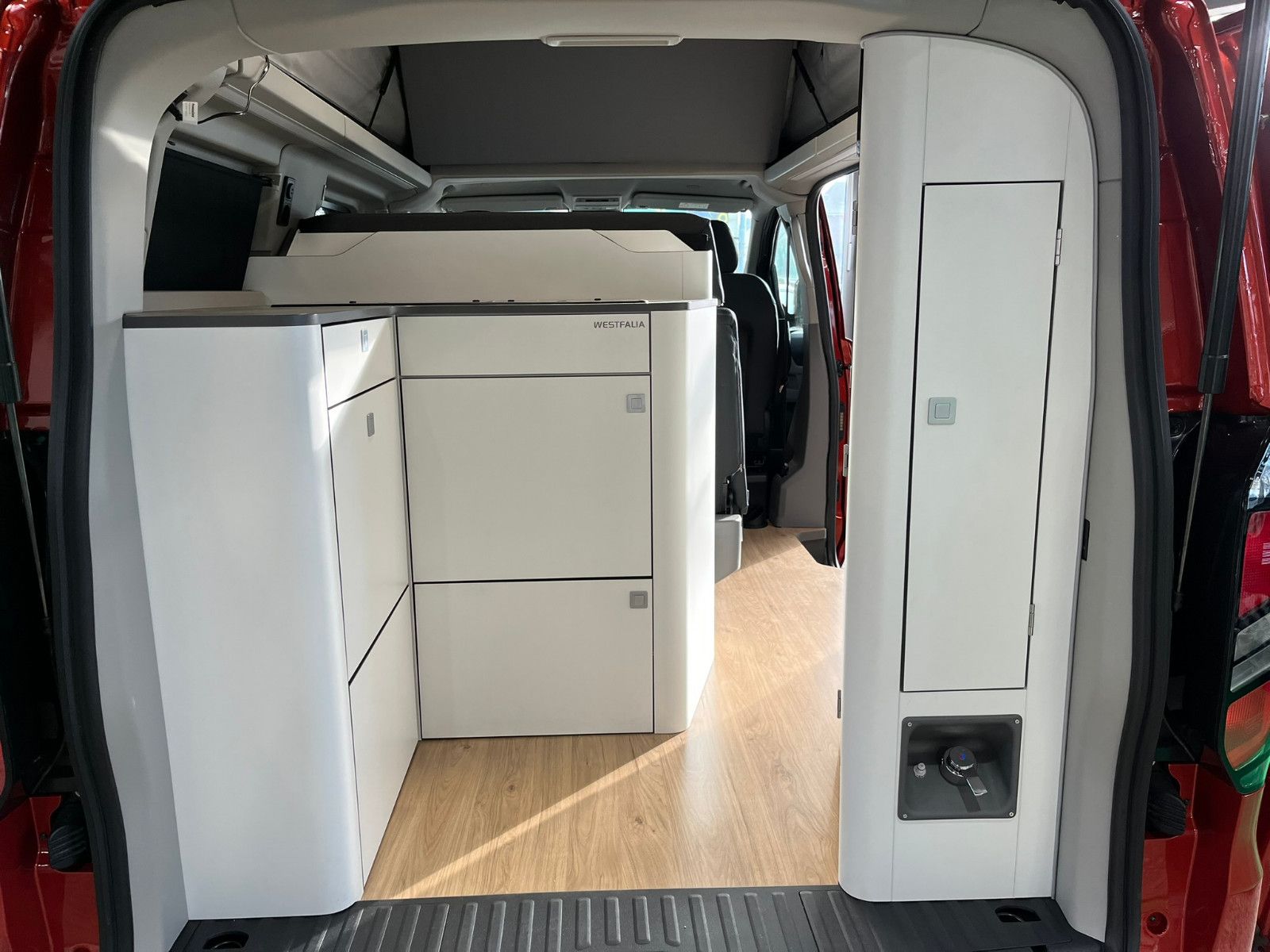 Fahrzeugabbildung Ford Nugget AD Titanium V710 1,99% Finanzierung