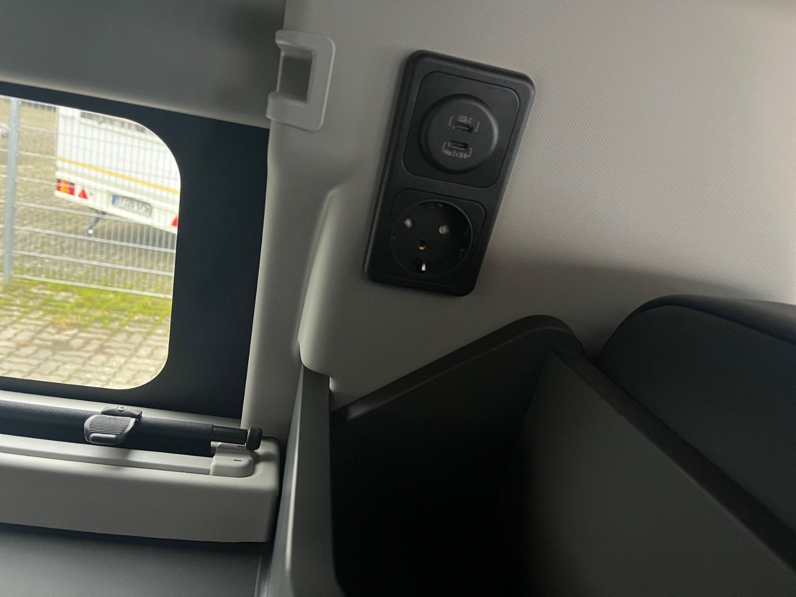 Fahrzeugabbildung Ford Nugget Plus Active 0,99% Finanzierung!!!