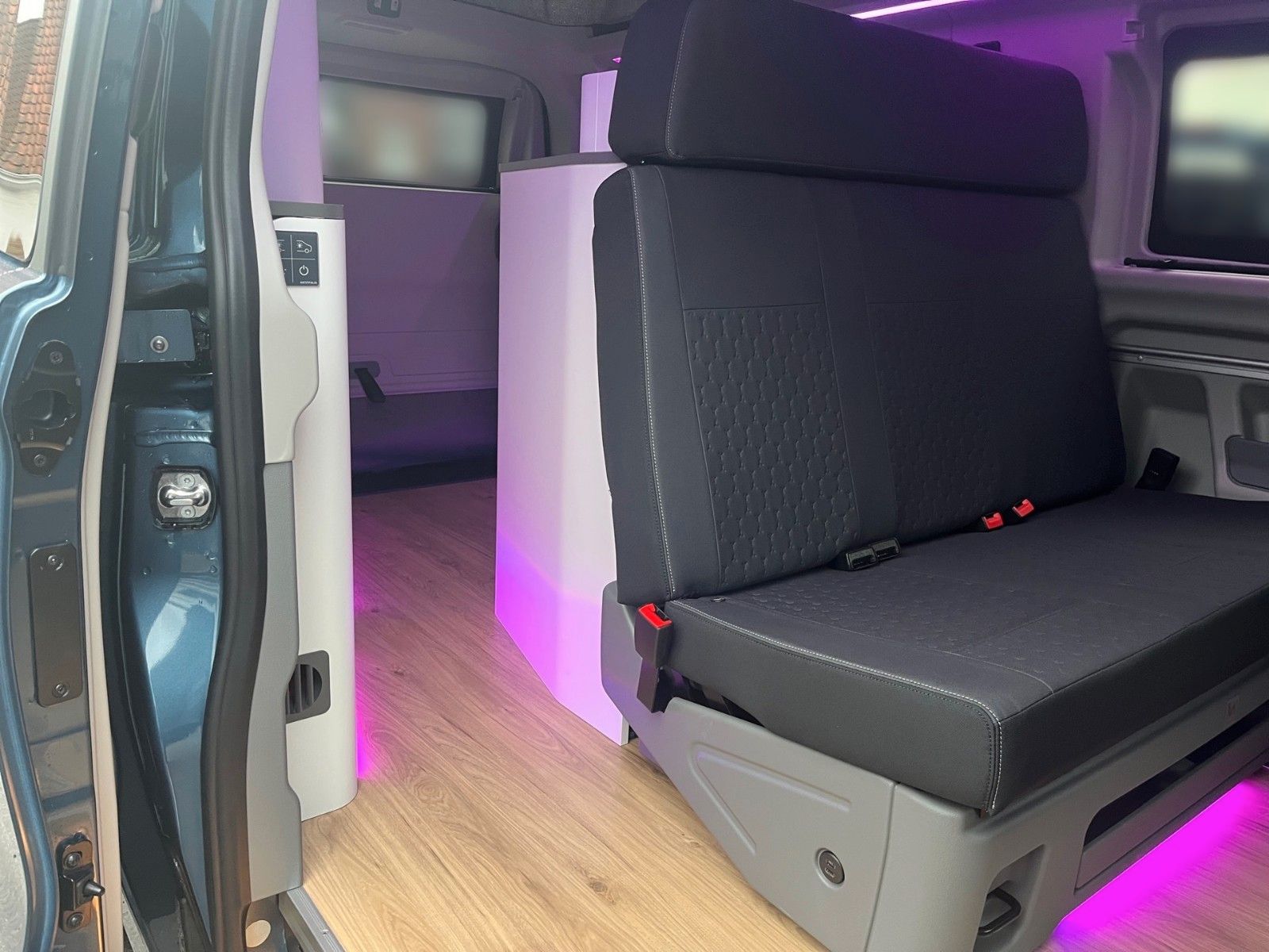 Fahrzeugabbildung Ford Nugget Plus Titanium 0,99% Finanzierung!!!