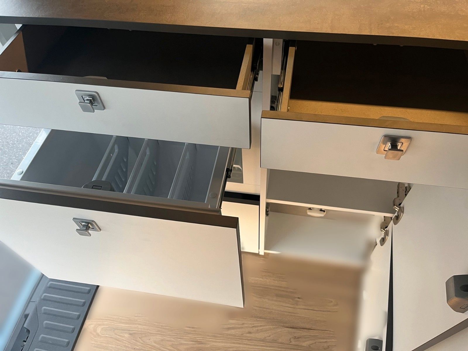 Fahrzeugabbildung Ford Nugget Plus Titanium 0,99% Finanzierung!!!