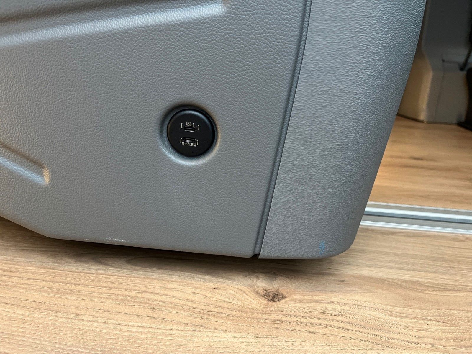 Fahrzeugabbildung Ford Nugget Plus Titanium 0,99% Finanzierung!!!