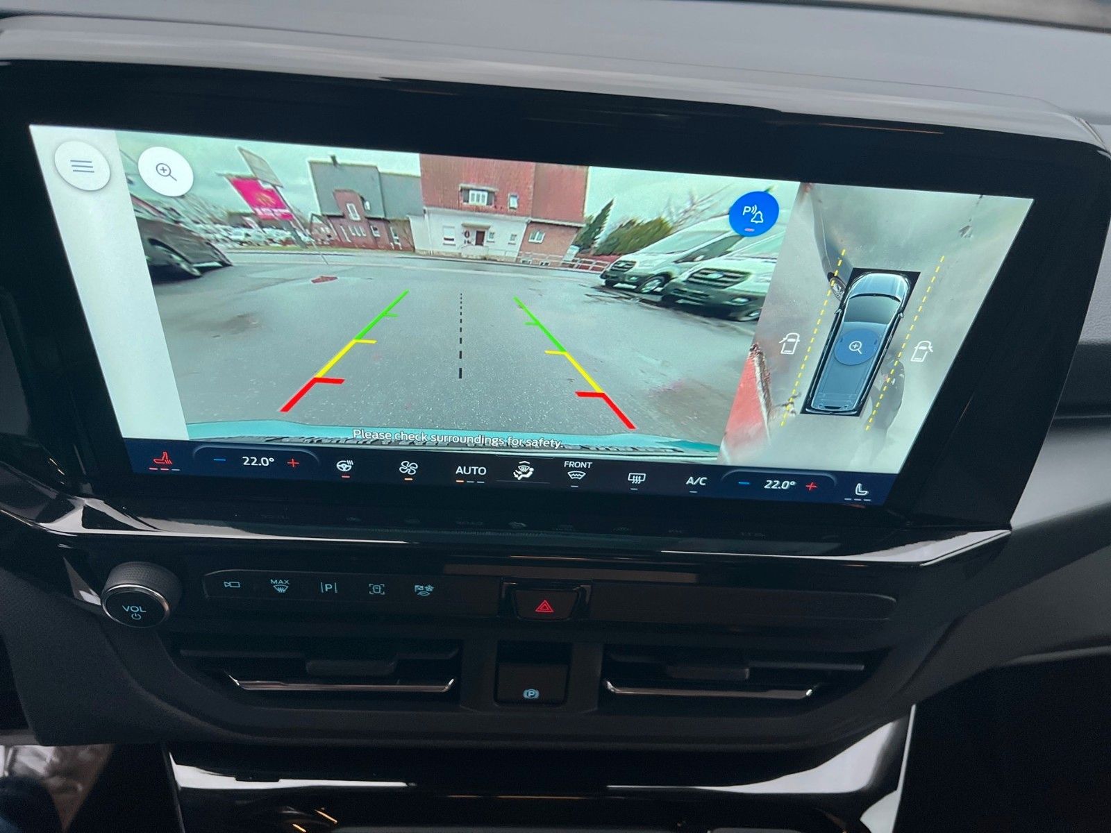 Fahrzeugabbildung Ford Nugget Plus Titanium 0,99% Finanzierung!!!