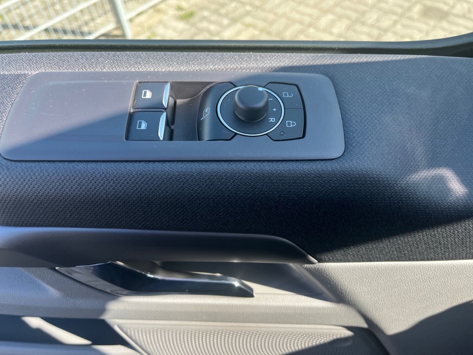 Fahrzeugabbildung Ford Nugget Titanium 0,99% Finanzierung