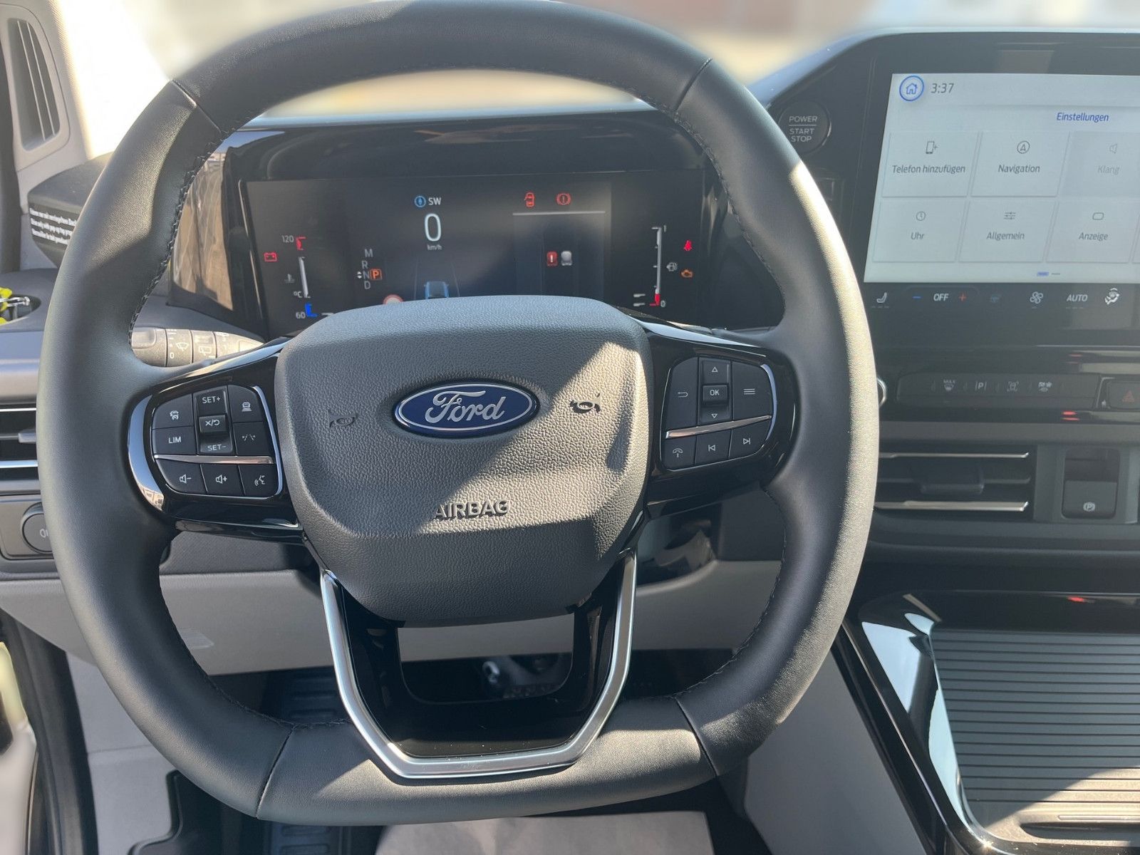 Fahrzeugabbildung Ford Nugget Titanium 0,99% Finanzierung