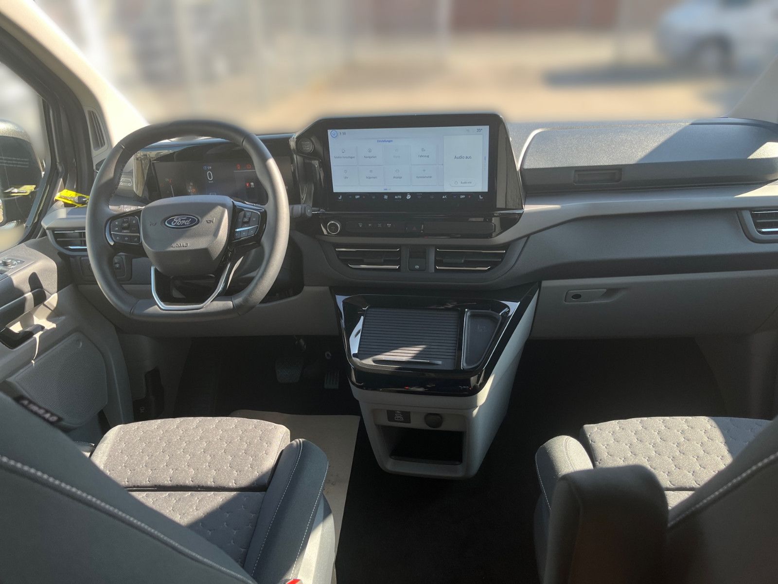 Fahrzeugabbildung Ford Nugget Titanium 0,99% Finanzierung