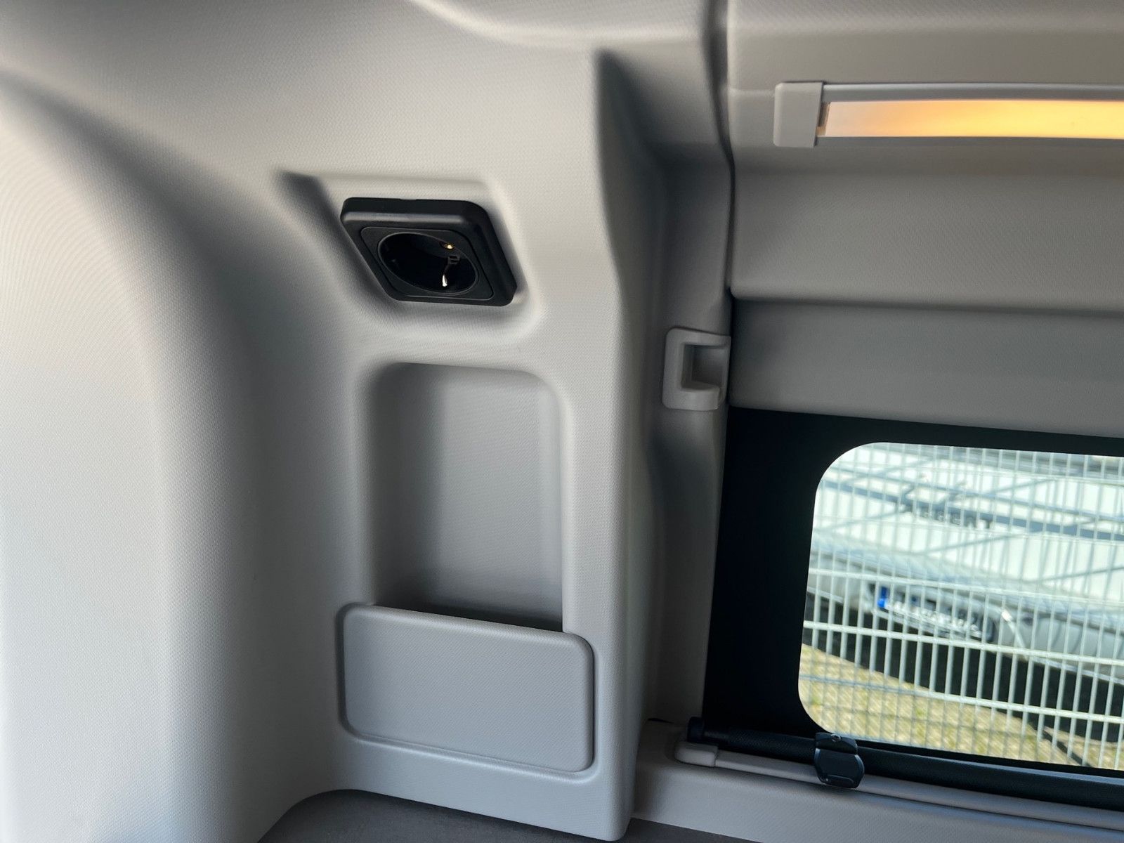 Fahrzeugabbildung Ford Nugget Titanium 0,99% Finanzierung