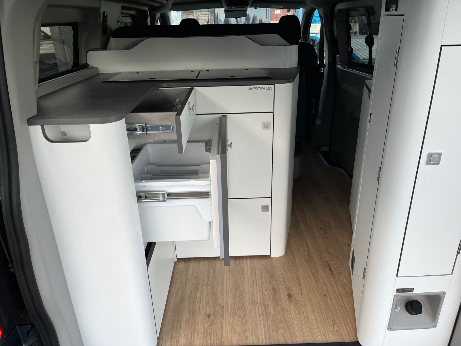 Fahrzeugabbildung Ford Nugget Titanium AD V710