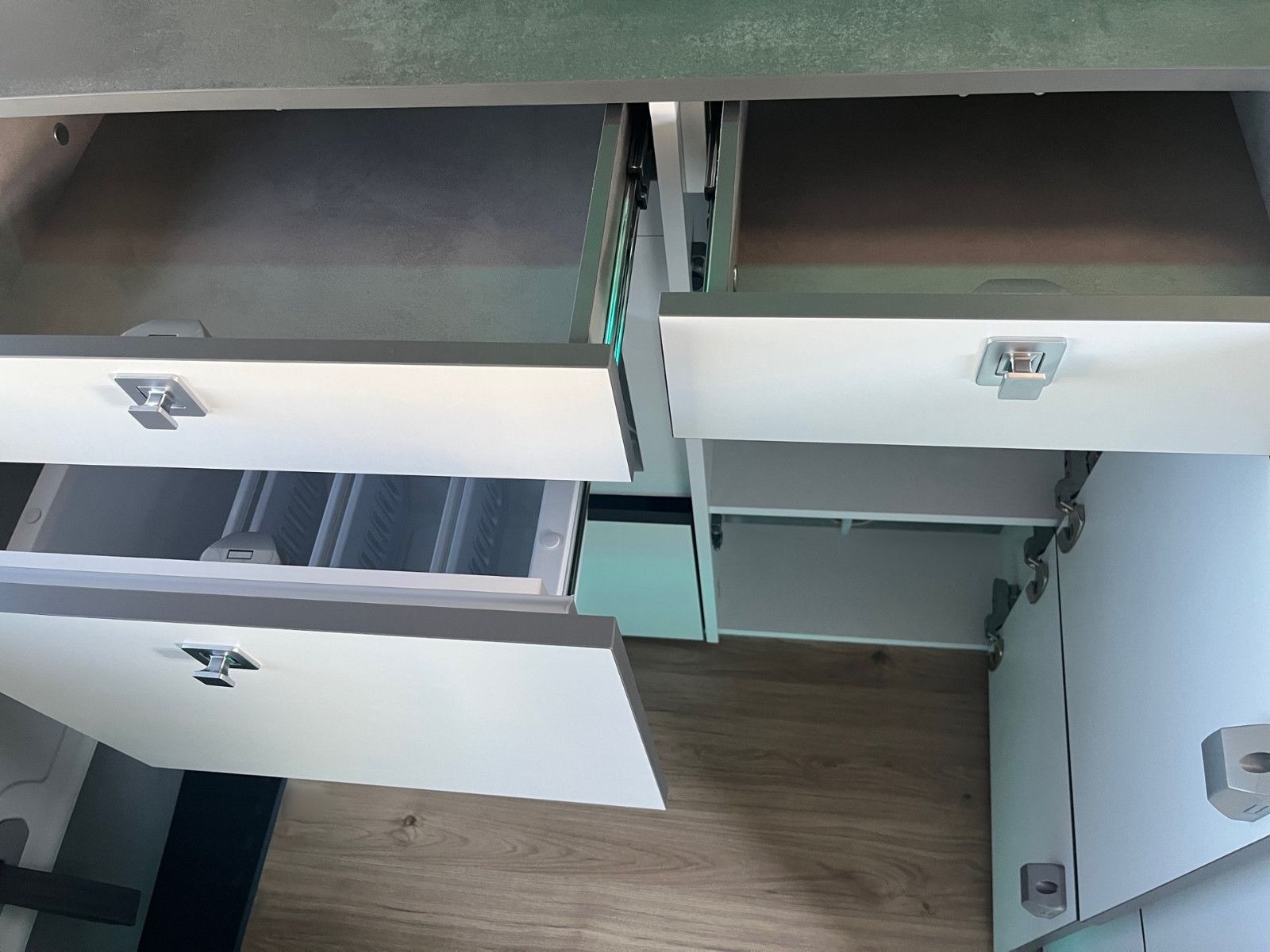 Fahrzeugabbildung Ford Nugget Plus Titanium V710 0,99% Finanzierung!!!