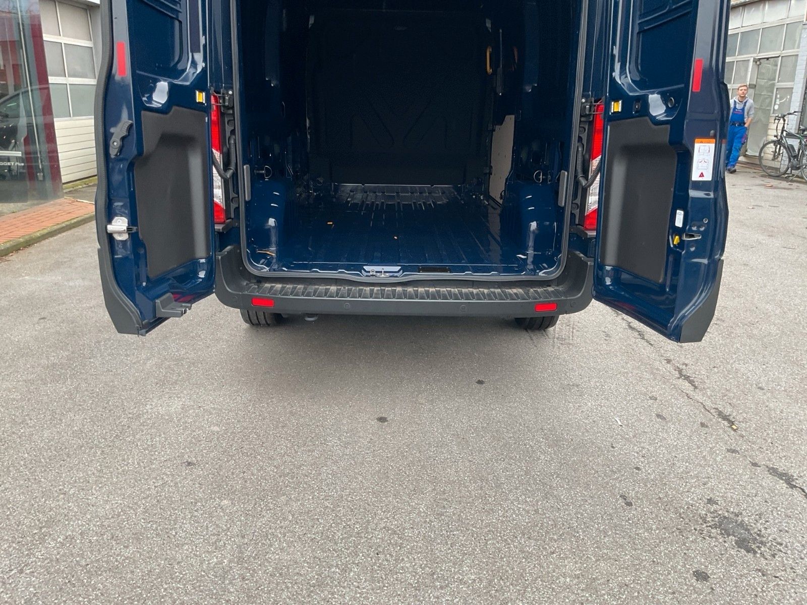 Fahrzeugabbildung Ford Transit Trend L3H3 Beifahrer Einzelsitz