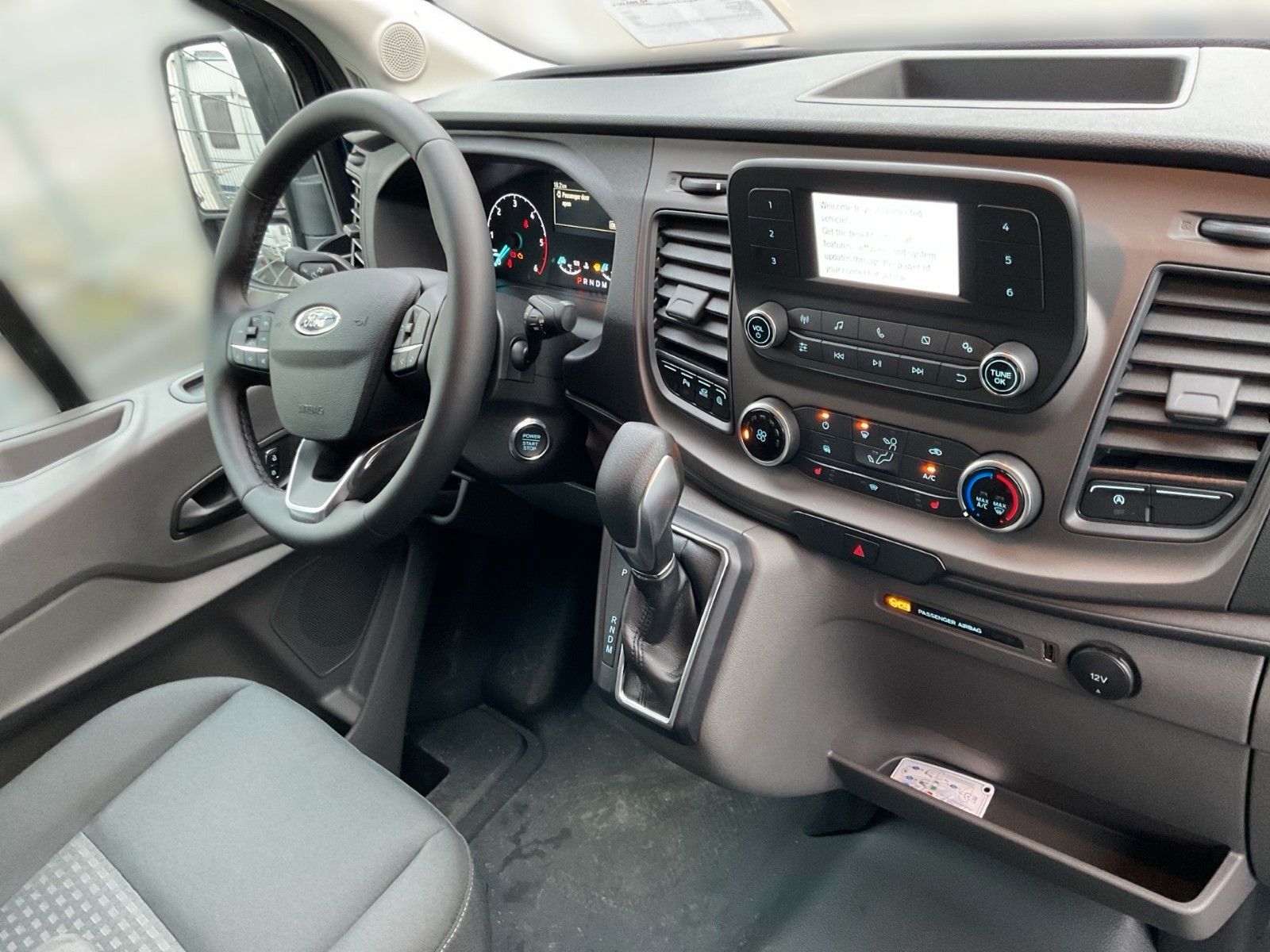 Fahrzeugabbildung Ford Transit Trend L3H3 Beifahrer Einzelsitz