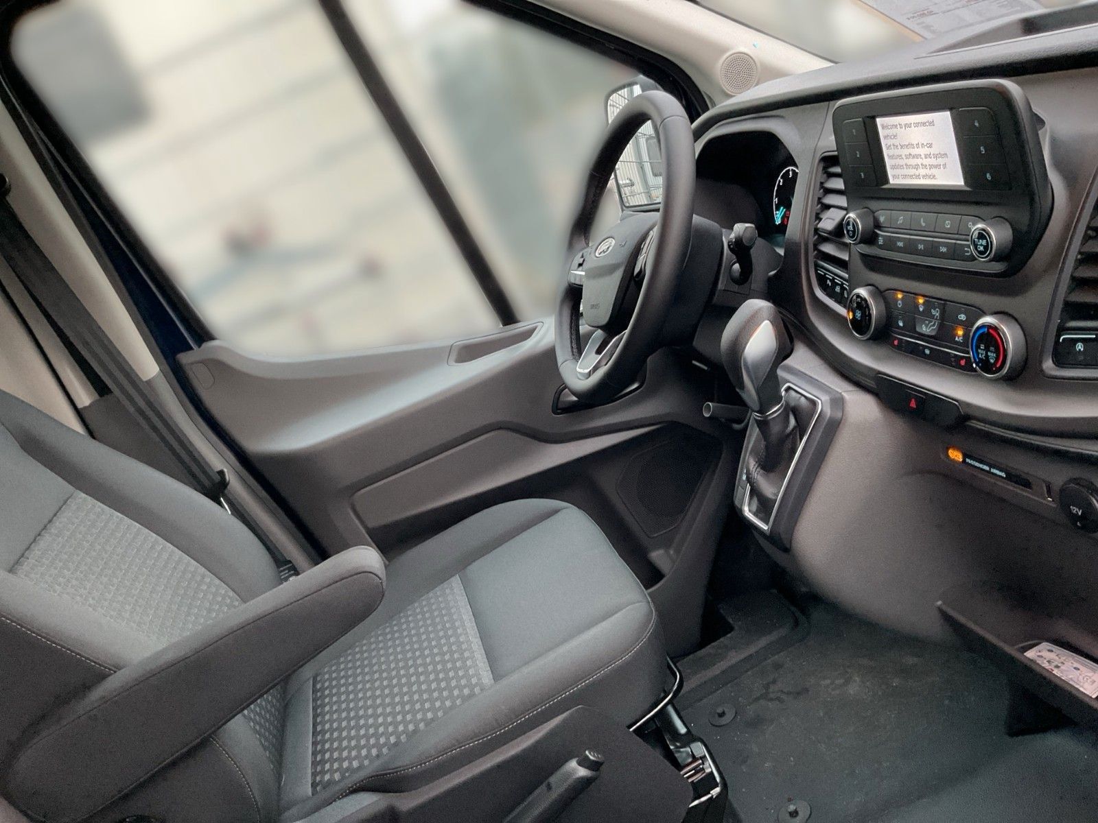 Fahrzeugabbildung Ford Transit Trend L3H3 Beifahrer Einzelsitz