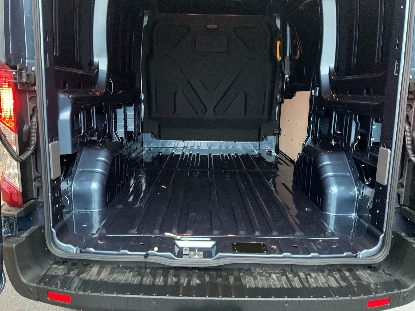 Fahrzeugabbildung Ford Transit Trend L2H3 Beifahrer Einzelsitz